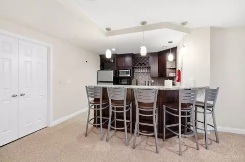 Kitchen - 655 Hyacinth Rd, Cincinnati, OH 45245 photo 7 of 9