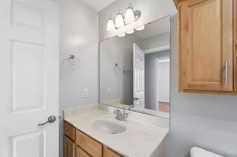 Bath - 2580 Riverside Dr, Cincinnati, OH 45202 photo 3 of 4