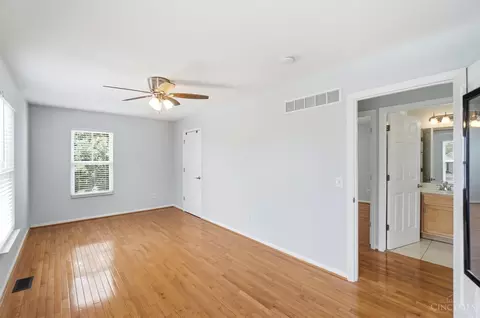 Bedroom - 2580 Riverside Dr, Cincinnati, OH 45202 photo 1 of 3