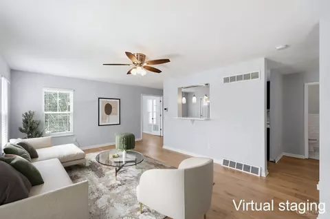 Living - 2580 Riverside Dr, Cincinnati, OH 45202 photo 1 of 4
