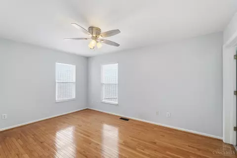 Bedroom - 2580 Riverside Dr, Cincinnati, OH 45202 photo 3 of 3