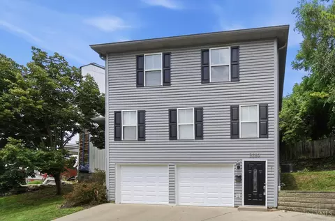Exterior - 2580 Riverside Dr, Cincinnati, OH 45202 photo 2 of 5