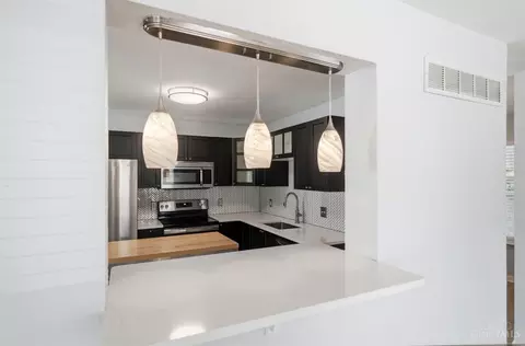 Kitchen - 2580 Riverside Dr, Cincinnati, OH 45202 photo 8 of 8