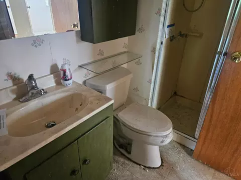 Bath - 768 Crowden Dr, Cincinnati, OH 45224 photo 1 of 2