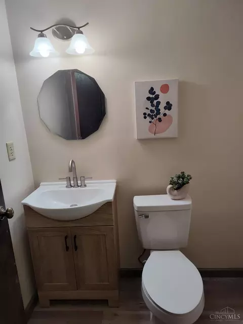 Bath - 619 Shultz Dr, Hamilton, OH 45013 photo 5 of 5