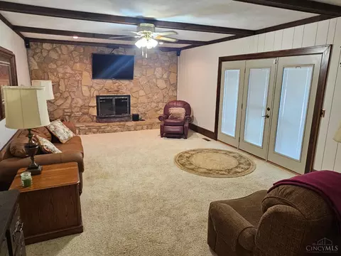 Living - 619 Shultz Dr, Hamilton, OH 45013 photo 1 of 5