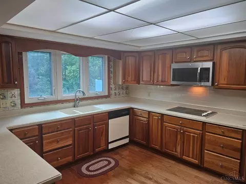 Kitchen - 619 Shultz Dr, Hamilton, OH 45013 photo 1 of 1