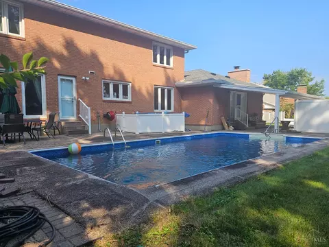 Exterior - 619 Shultz Dr, Hamilton, OH 45013 photo 2 of 4