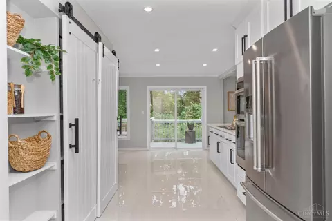 Entry Way - 7275 Demar Rd, Cincinnati, OH 45243 photo 2 of 3