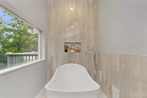 Bath - 7275 Demar Rd, Cincinnati, OH 45243 photo 6 of 6