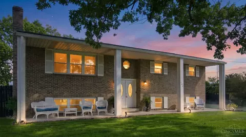 404 Holland Dr, Trenton, OH 45067