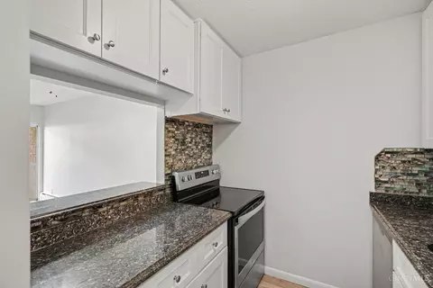 Kitchen - 4906 Chalet Dr, Saint Bernard, OH 45217 photo 1 of 3