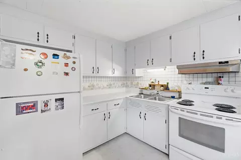 Kitchen - 3115 Urwiler Ave, Cincinnati, OH 45211 photo 1 of 4