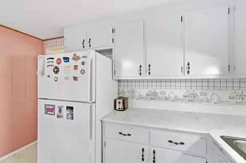 Kitchen - 3115 Urwiler Ave, Cincinnati, OH 45211 photo 3 of 4