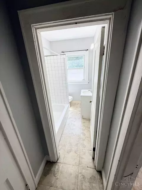 3954 Vine St, Cincinnati, OH 45217 photo 5
