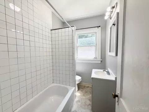 3954 Vine St, Cincinnati, OH 45217 photo 6