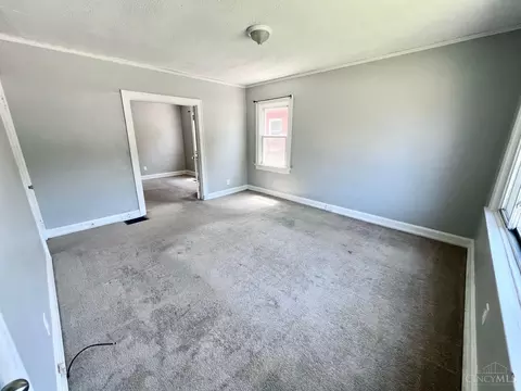 3954 Vine St, Cincinnati, OH 45217 photo 2
