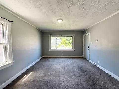 3954 Vine St, Cincinnati, OH 45217 photo 3