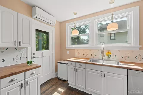 Kitchen - 6348 Hamilton Ave, Cincinnati, OH 45224 photo 4 of 5
