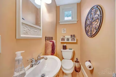 Bath - 4917 Zula Ave, Cincinnati, OH 45238 photo 1 of 2