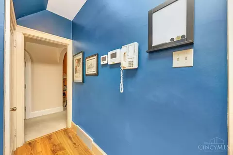 Entry Way - 4917 Zula Ave, Cincinnati, OH 45238 photo 2 of 3