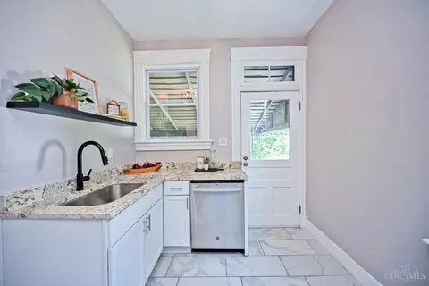 Kitchen - 302 Washington Ave, Saint Bernard, OH 45217 photo 2 of 5