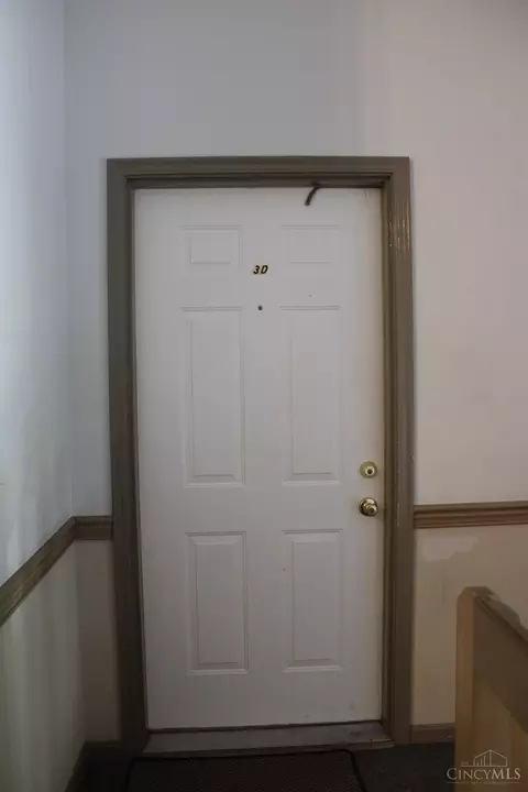 Entry Way - 5757 Cheviot Rd, Cincinnati, OH 45247 photo 1 of 1