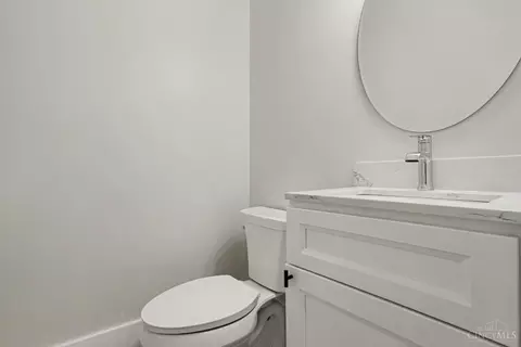 Bath - 5809 Lathrop Pl, Cincinnati, OH 45224 photo 1 of 4