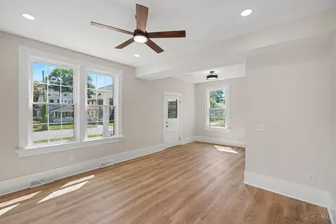 Living - 5809 Lathrop Pl, Cincinnati, OH 45224 photo 1 of 6