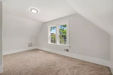 Bedroom - 5809 Lathrop Pl, Cincinnati, OH 45224 photo 5 of 5