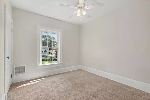 Bedroom - 5809 Lathrop Pl, Cincinnati, OH 45224 photo 3 of 5