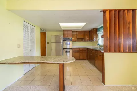 Kitchen - 231 Prague Ct, Centerville, OH 45458 photo 3 of 3