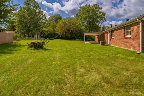Exterior - 231 Prague Ct, Centerville, OH 45458 photo 4 of 7