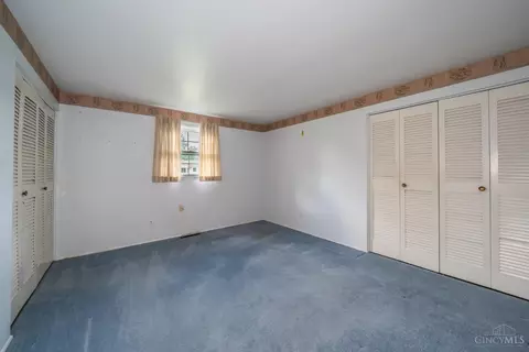 Bedroom - 231 Prague Ct, Centerville, OH 45458 photo 4 of 9