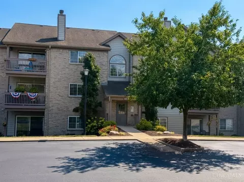 8390 Spring Valley Ct, West Chester, OH 45069