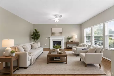 Living - 485 Park Pl, Cincinnati, OH 45244 photo 1 of 4
