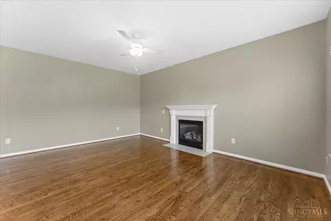 Living - 485 Park Pl, Cincinnati, OH 45244 photo 3 of 4