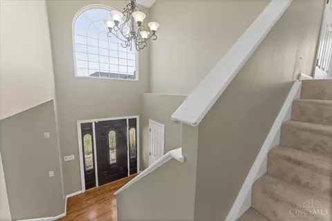 Entry Way - 485 Park Pl, Cincinnati, OH 45244 photo 2 of 4