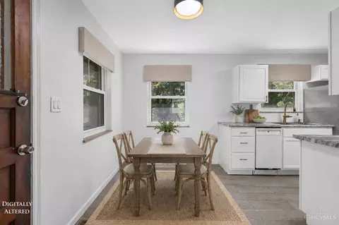 Dining - 2361 Galbraith Rd, Cincinnati, OH 45237 photo 1 of 1