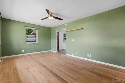Living - 2361 Galbraith Rd, Cincinnati, OH 45237 photo 5 of 5