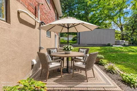 Exterior - 2361 Galbraith Rd, Cincinnati, OH 45237 photo 4 of 12