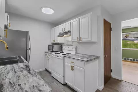 Kitchen - 2361 Galbraith Rd, Cincinnati, OH 45237 photo 1 of 5