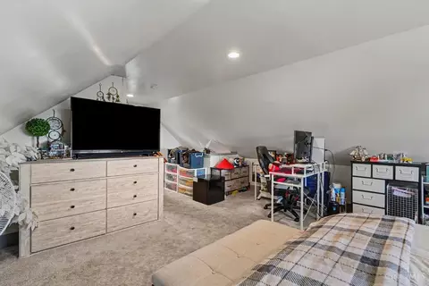Bedroom - 1623 Jonathan Ave, Cincinnati, OH 45207 photo 7 of 7