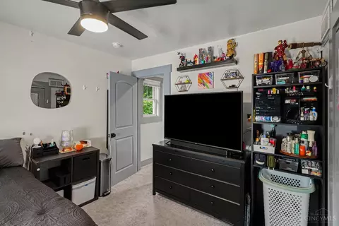 Bedroom - 1623 Jonathan Ave, Cincinnati, OH 45207 photo 4 of 7