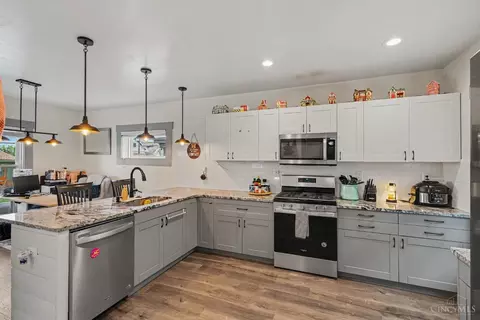 Kitchen - 1623 Jonathan Ave, Cincinnati, OH 45207 photo 2 of 4