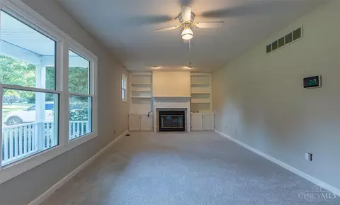 Living - 1990 Miles Rd, Cincinnati, OH 45231 photo 2 of 3
