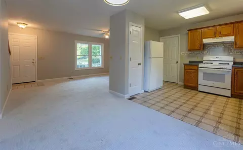 Living - 1990 Miles Rd, Cincinnati, OH 45231 photo 3 of 3