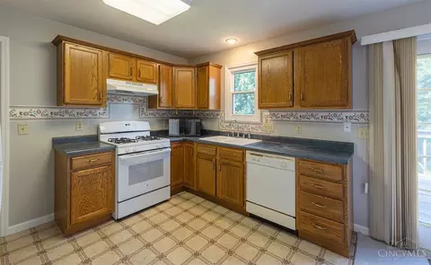 Kitchen - 1990 Miles Rd, Cincinnati, OH 45231 photo 1 of 1