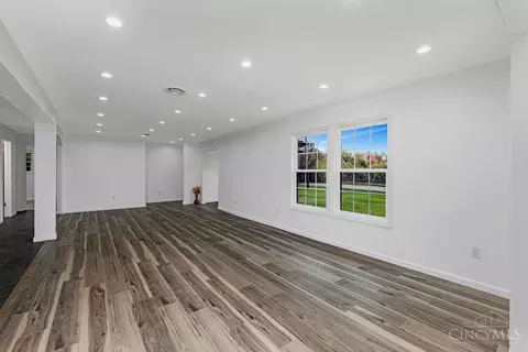 Living - 6247 Celeste Dr, Franklin, OH 45005 photo 5 of 8