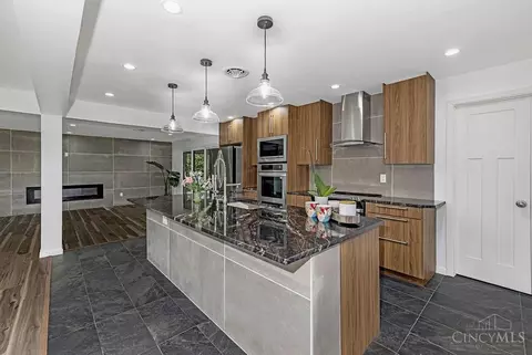 Kitchen - 6247 Celeste Dr, Franklin, OH 45005 photo 1 of 4